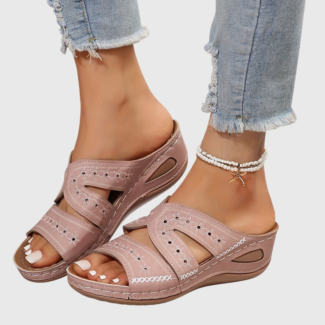 Revue | Lightweight Orthopedic Sandals